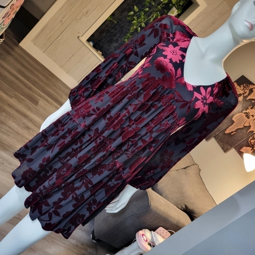 TAYLOR - Burgundy & Black Burnout Floral Velvet Sheath Cocktail Dress